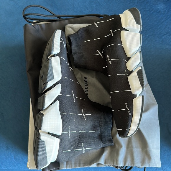 Balenciaga Speed 2.0 Knit Sneaker Black & White All Over Logo Size 44 or 11 - Picture 7 of 12